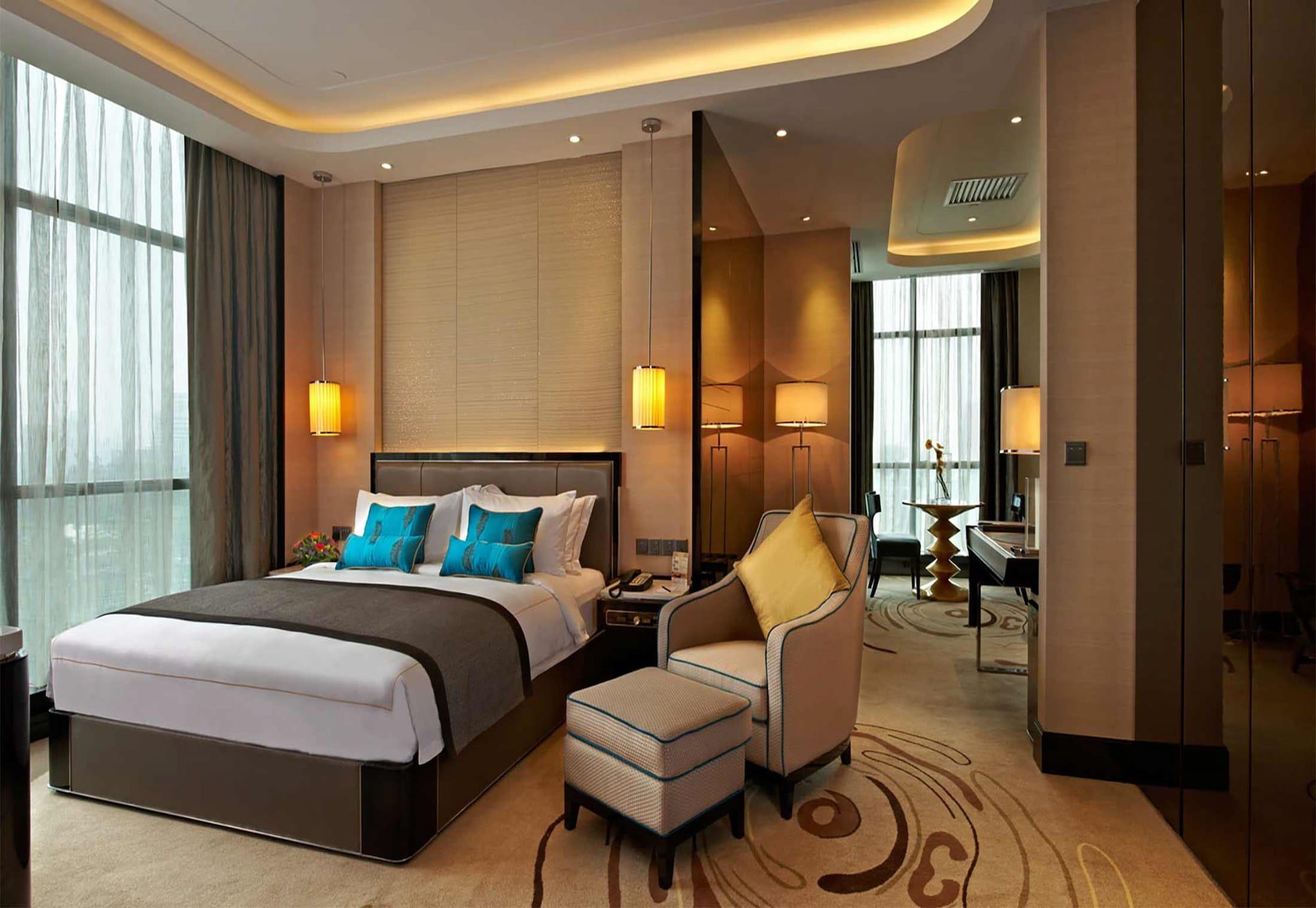 Pacific Regency Hotel Suites Kuala Lumpur Eksteriør bilde A bedroom in the hotel