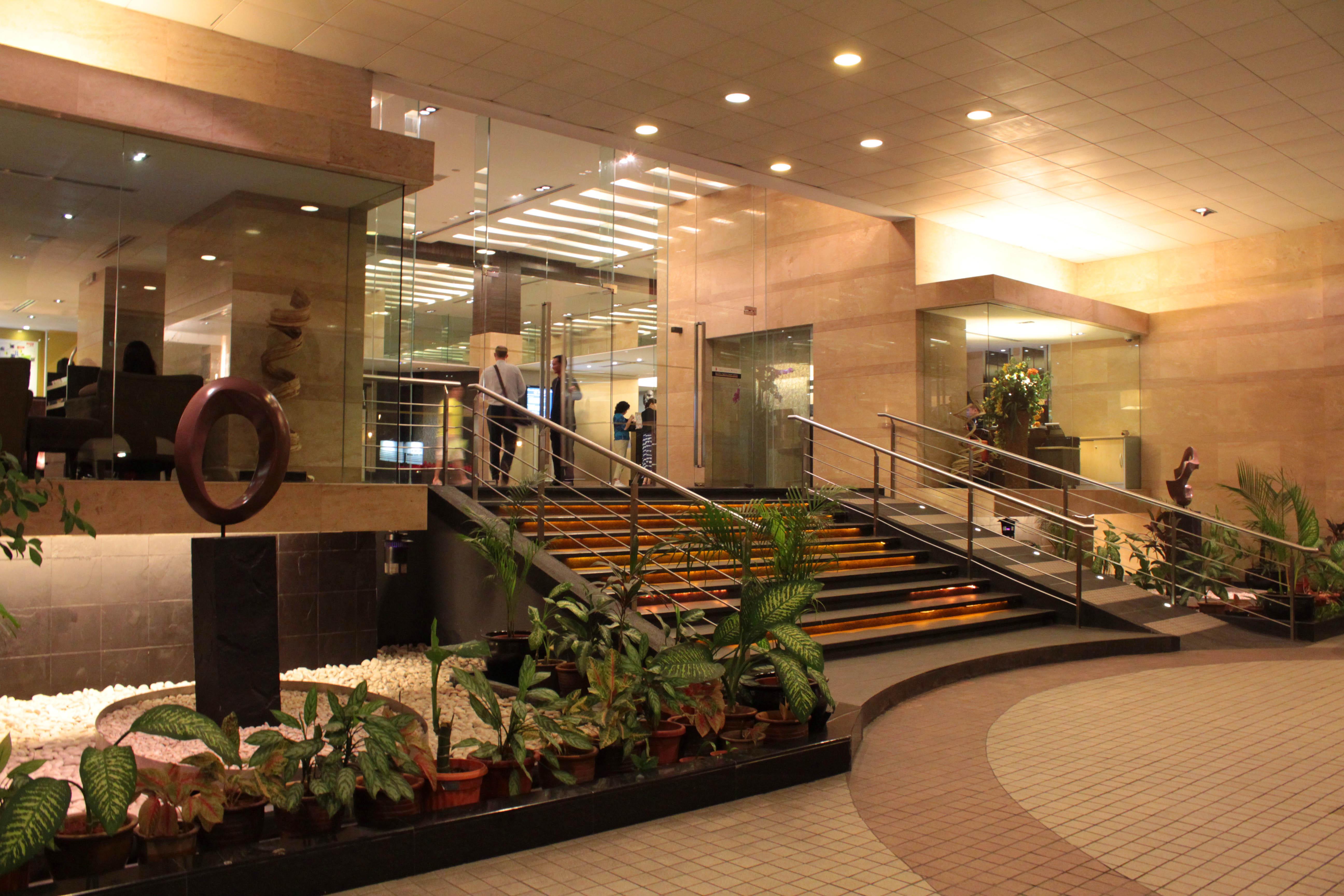 Pacific Regency Hotel Suites Kuala Lumpur Eksteriør bilde The lobby of the hotel