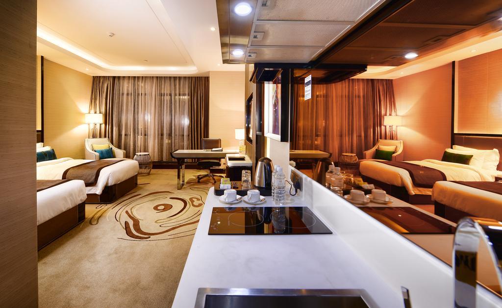 Pacific Regency Hotel Suites Kuala Lumpur Eksteriør bilde Deluxe Suite