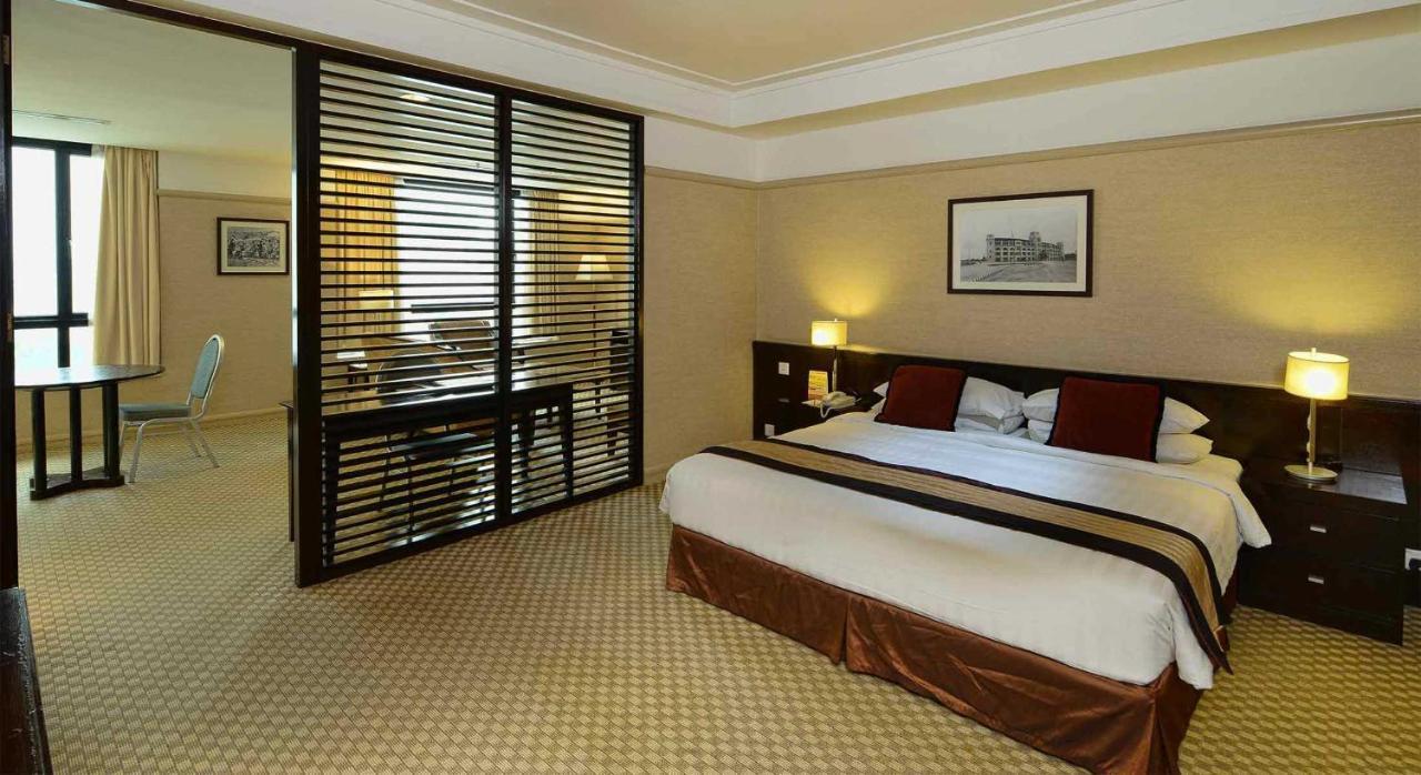 Pacific Regency Hotel Suites Kuala Lumpur Rom bilde A room at the hotel